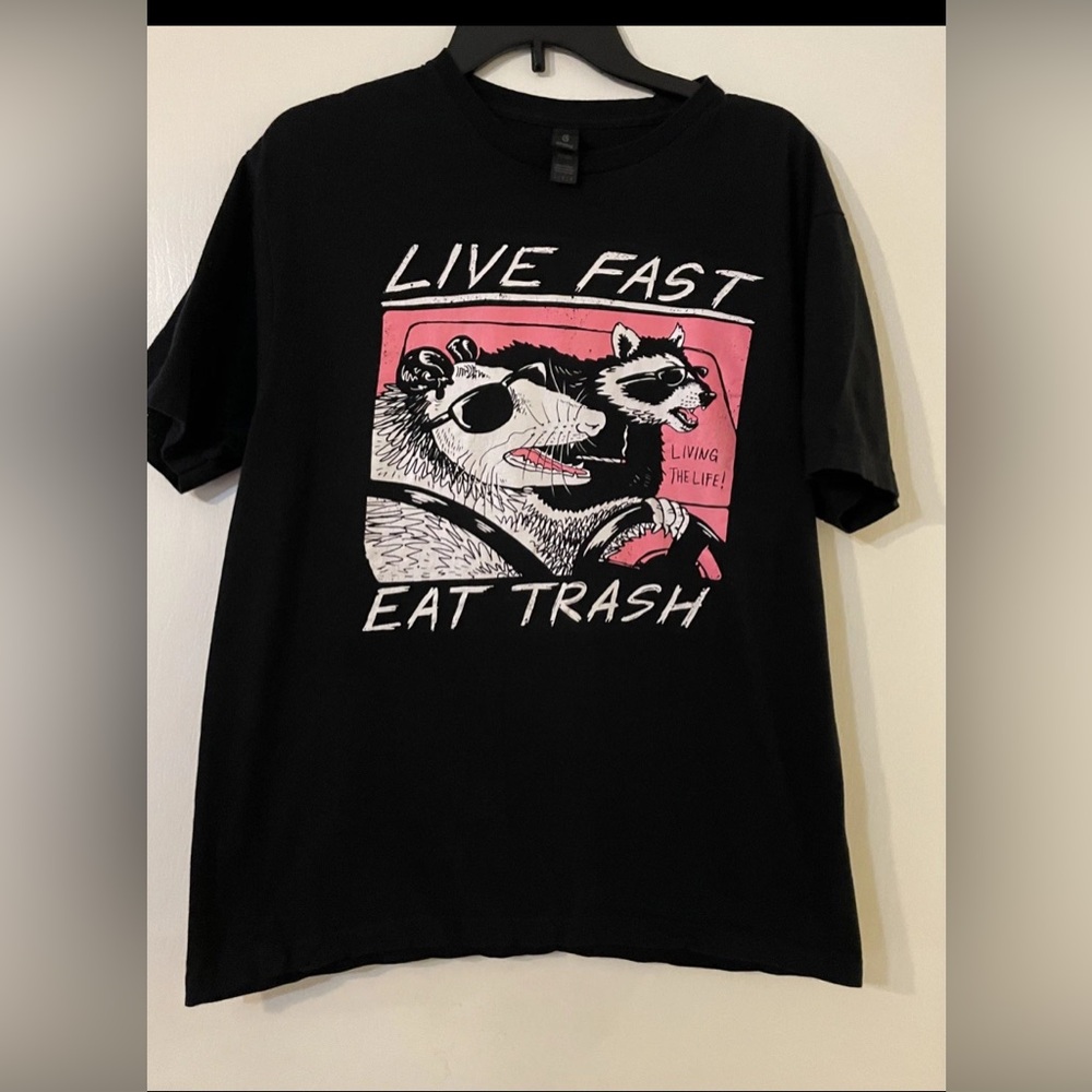 Live Fast Eat Trash Opossum And Raccoon T-Shirt Unisex Sz L